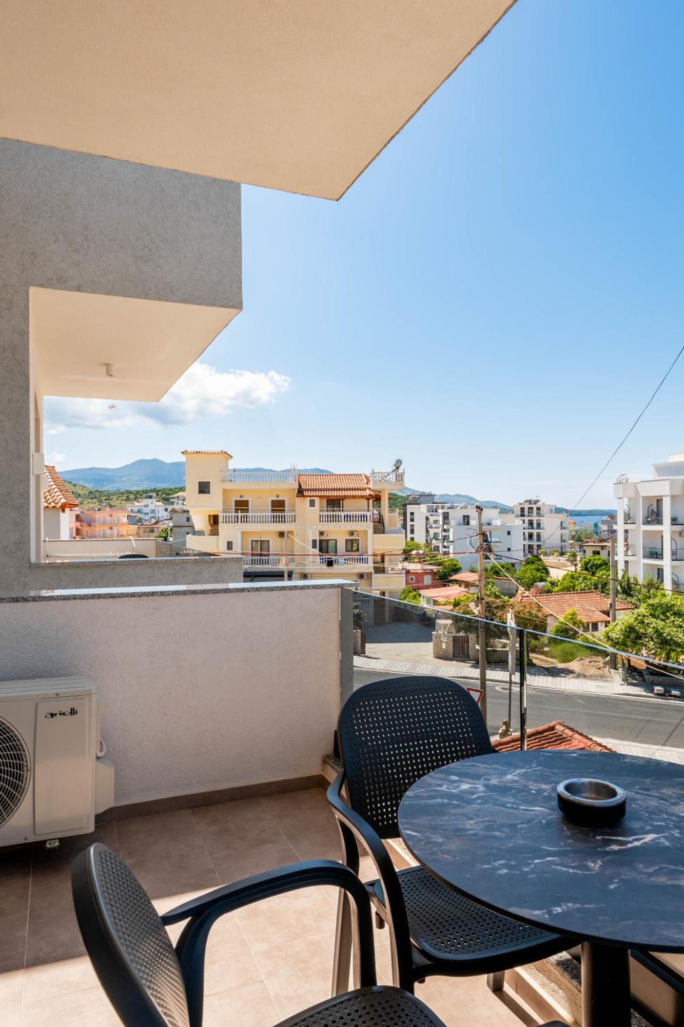 Feniks Hotel Ksamil Exteriér fotografie