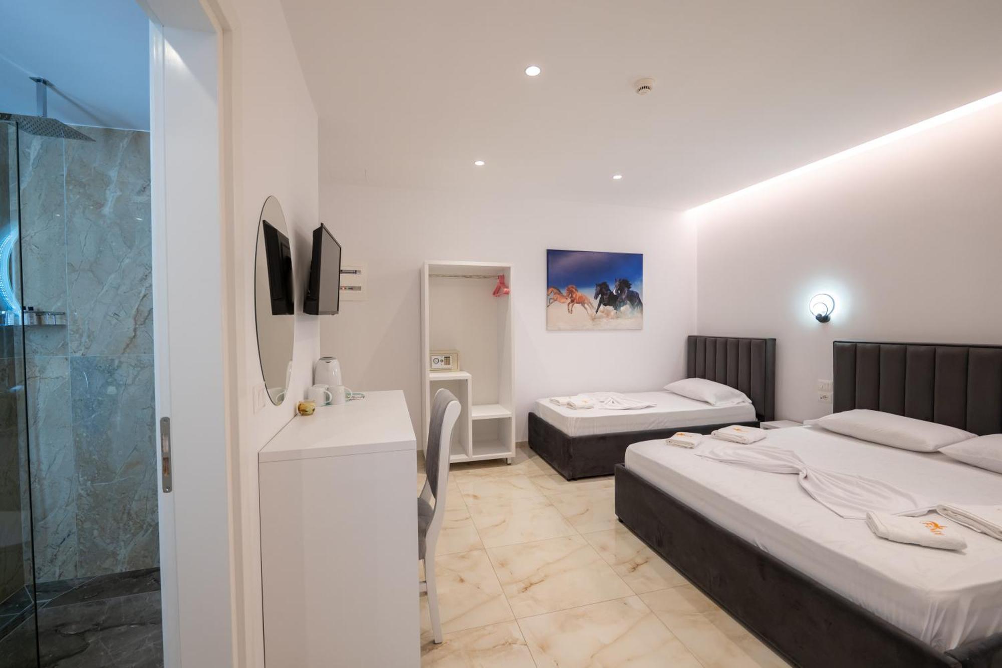 Feniks Hotel Ksamil Exteriér fotografie
