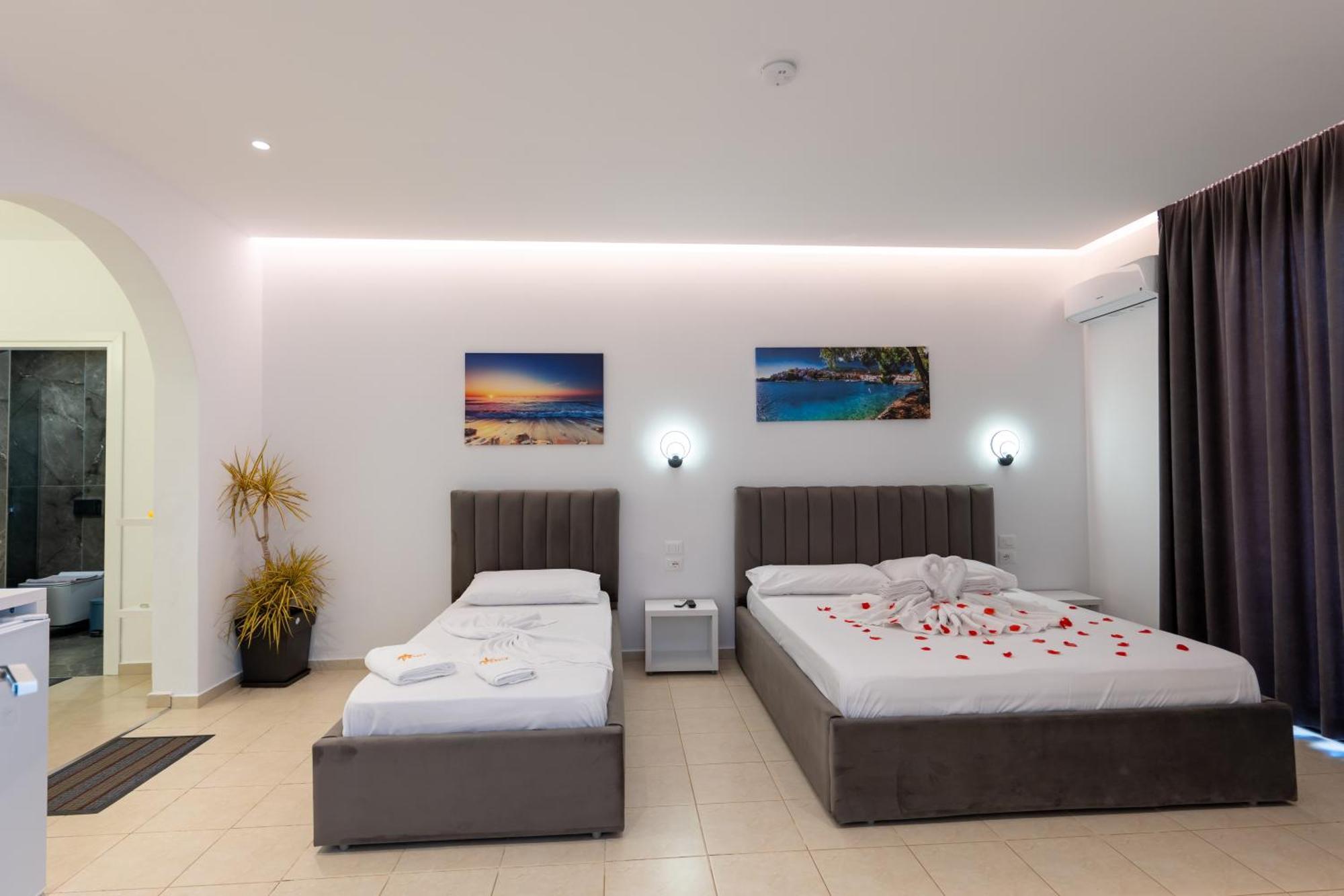 Feniks Hotel Ksamil Exteriér fotografie